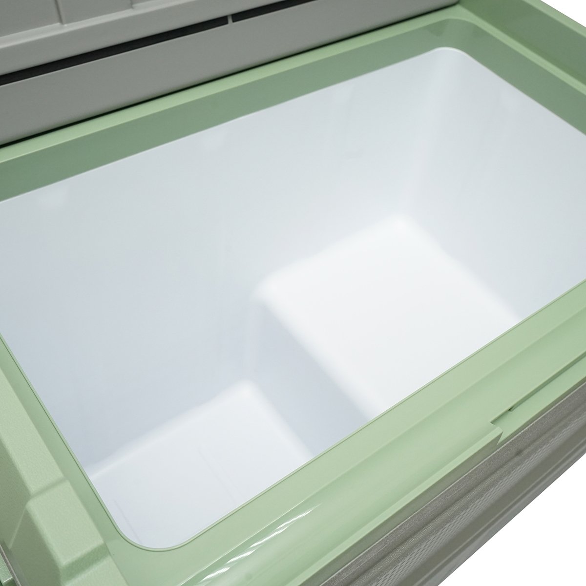 Frigider auto cu compresor 60W, capacitate 64.2L, tensiune alimentare 12-24-220V, ecran LCD, USB, 692x416x585mm G65 AUTOSPEED